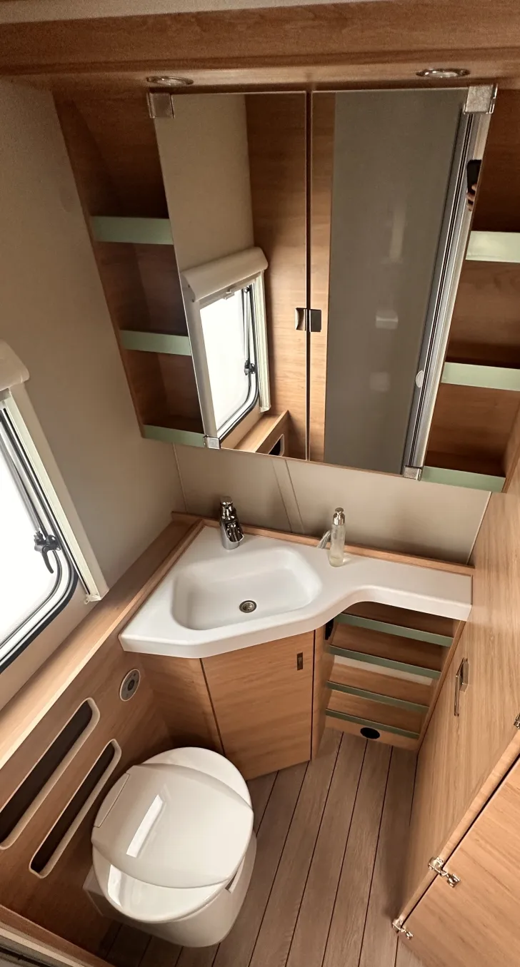 Fahrzeugbild Knaus Südwind 580 QS Black Selection Fußbodenerwärmung #16