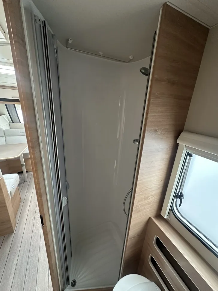 Fahrzeugbild Knaus Südwind 580 QS Black Selection Fußbodenerwärmung #18