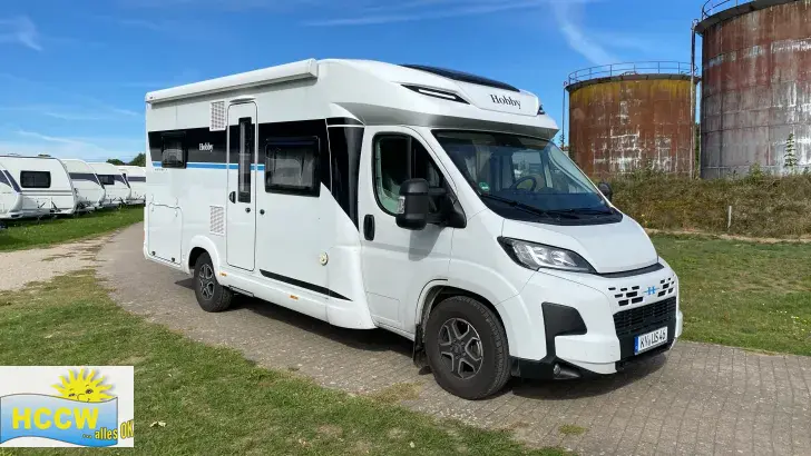 Schräg Vorne Hobby ONTOUR T 700 FH
