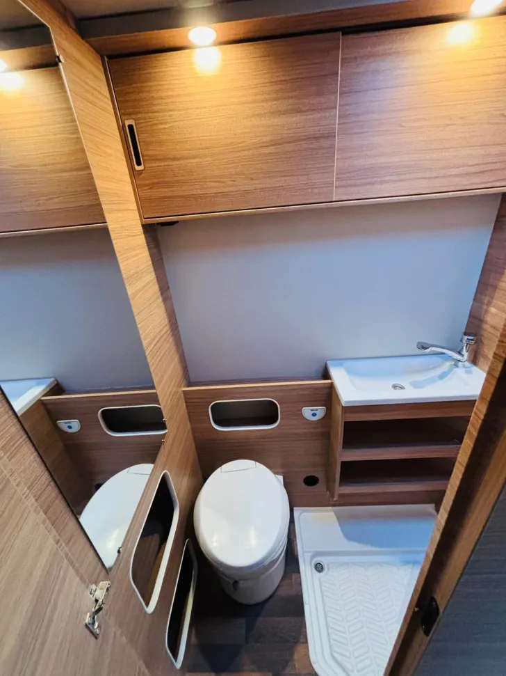 Fahrzeugbild Weinsberg CaraHome 650 DG #14