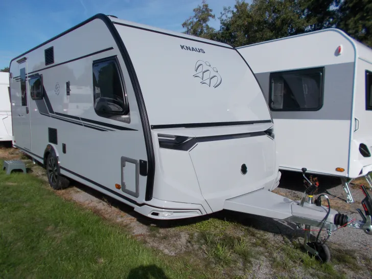 Fahrzeugbild Knaus Südwind 540 FDK Black Selection bis 7 Schlafplätze #1
