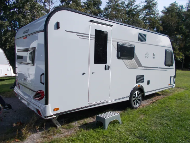 Fahrzeugbild Knaus Südwind 540 FDK Black Selection bis 7 Schlafplätze #8