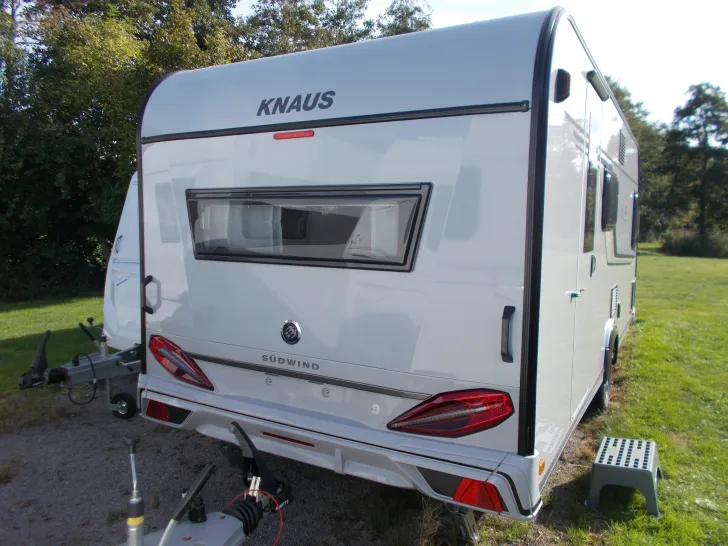 Fahrzeugbild Knaus Südwind 540 FDK Black Selection bis 7 Schlafplätze #9