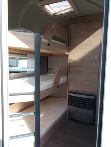 Fahrzeugbild Knaus Südwind 540 FDK Black Selection bis 7 Schlafplätze #10