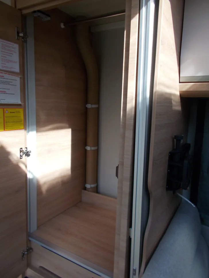 Fahrzeugbild Knaus Südwind 540 FDK Black Selection bis 7 Schlafplätze #20