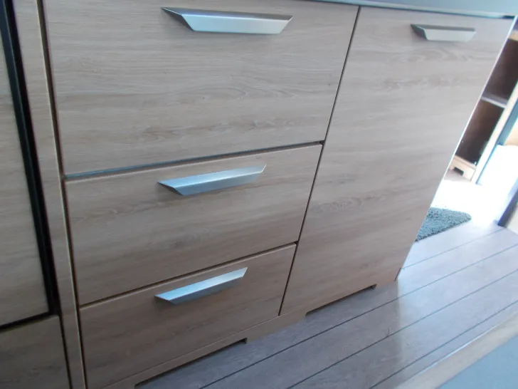 Fahrzeugbild Knaus Südwind 540 FDK Black Selection bis 7 Schlafplätze #23