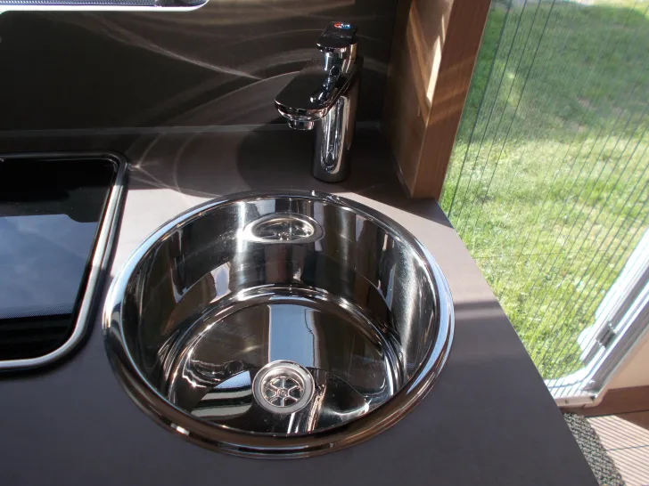 Fahrzeugbild Knaus Südwind 540 FDK Black Selection bis 7 Schlafplätze #29