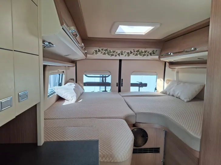 Fahrzeugbild Malibu Van LE RB Coupe #12