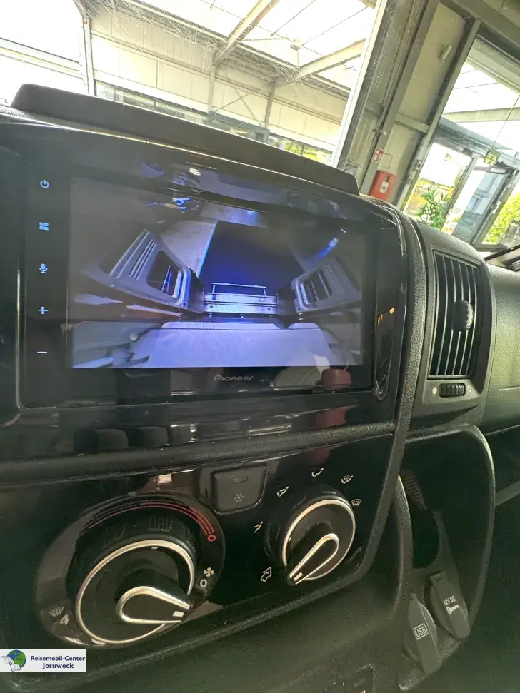Fahrzeugbild Pössl D-Line Roadcruiser Revolution Sat - TV - Markise - Luftfeder #20