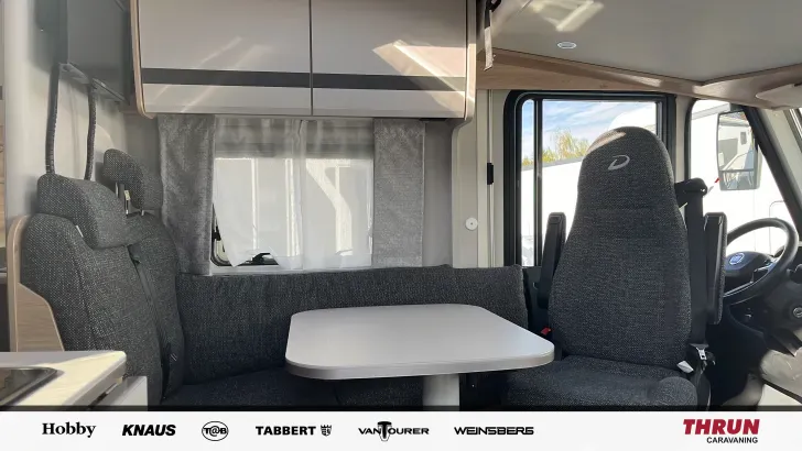Sitzgruppe Dethleffs Globebus I 6 mit Solar und Sat