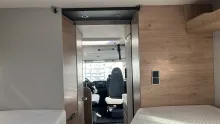Sicht vorne-hinten Dethleffs Globebus I 6 mit Solar und Sat