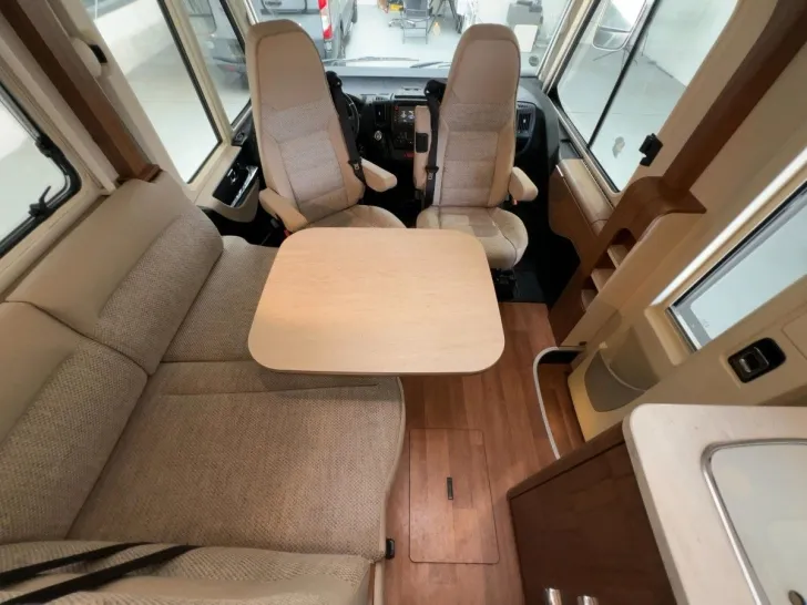 Fahrzeugbild Hymer B 588 DL/Einzelbetten+Hubbett/Solar/2xKlima #7