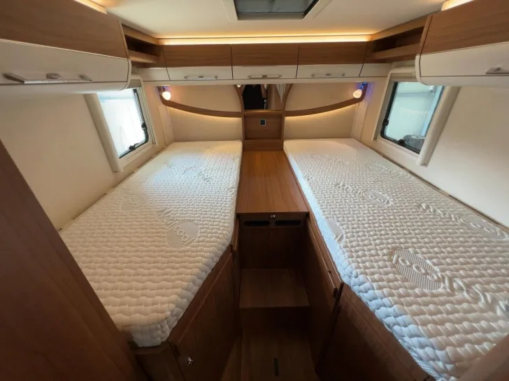 Fahrzeugbild Hymer B 588 DL/Einzelbetten+Hubbett/Solar/2xKlima #11