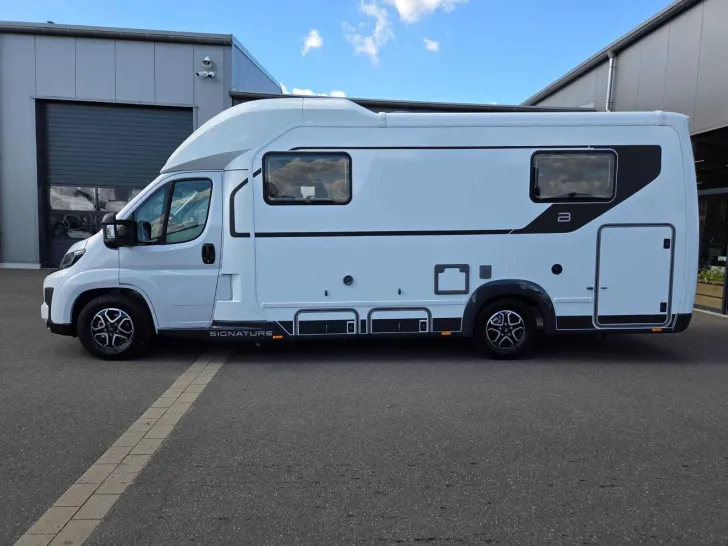 Fahrzeugbild Bürstner Signature SFT 7.5 AT8G+Hubbett+alle Pak+L-Sitzb. #7