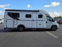 Fahrzeugbild Bürstner Signature SFT 7.5 AT8G+Hubbett+alle Pak+L-Sitzb. #10