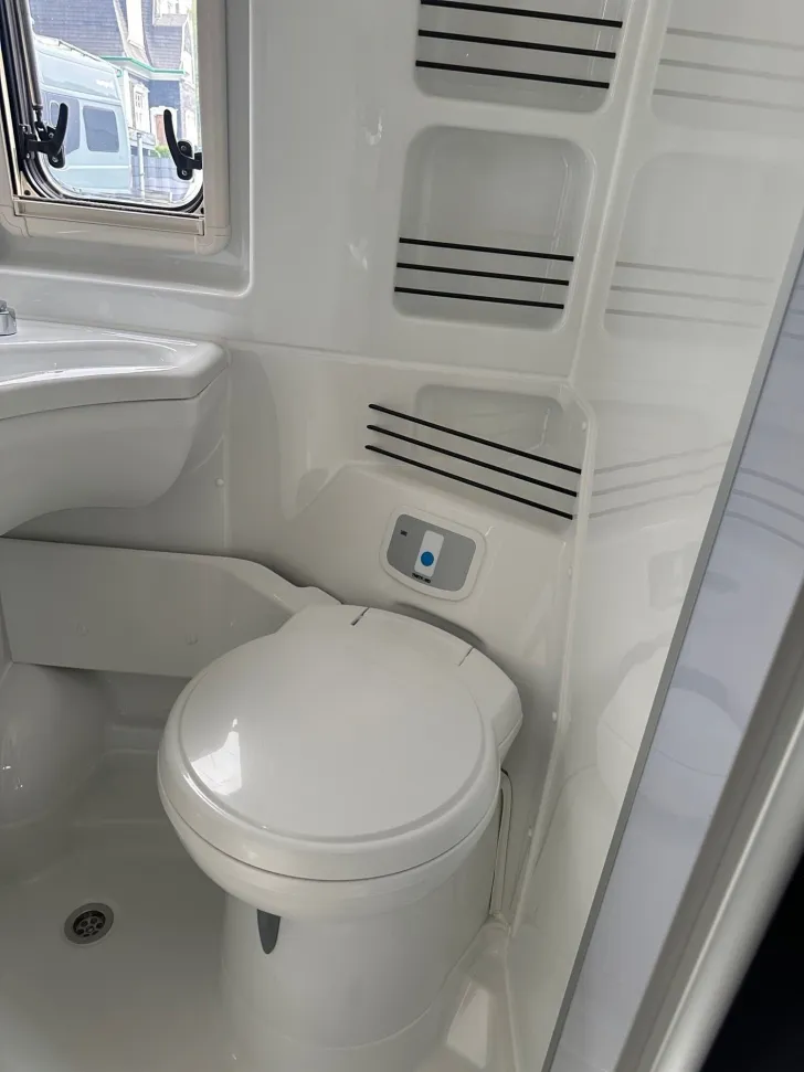 Fahrzeugbild Westfalia Columbus 540 D 160 PS #17