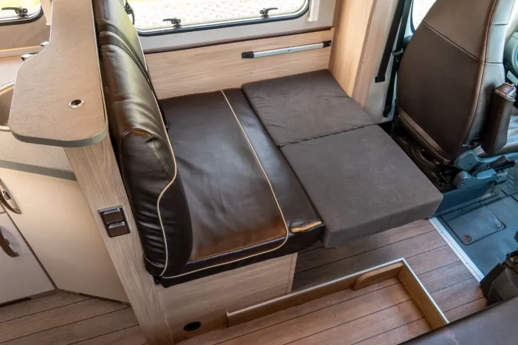 Fahrzeugbild Weinsberg CaraSuite 650 MF *Hubbett*5 Sitze*Pano*Radio* #12