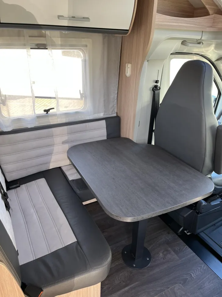Fahrzeugbild Sunlight T 69L #10