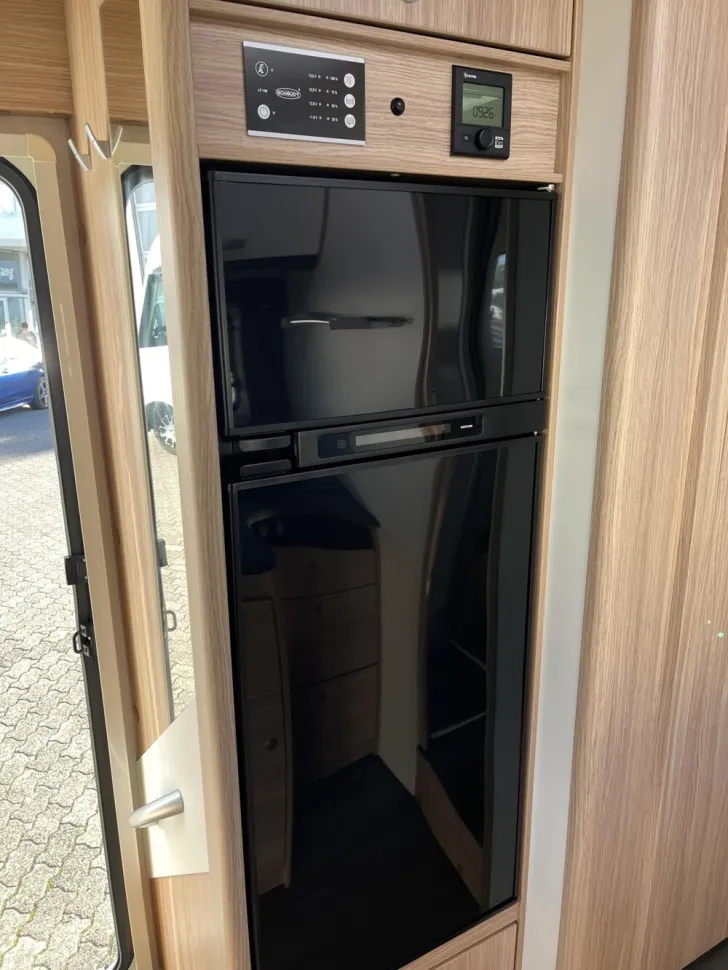 Fahrzeugbild Sunlight T 69L #12