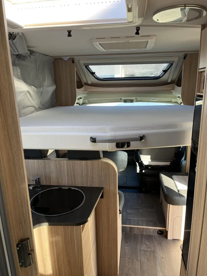 Fahrzeugbild Sunlight T 69L #18