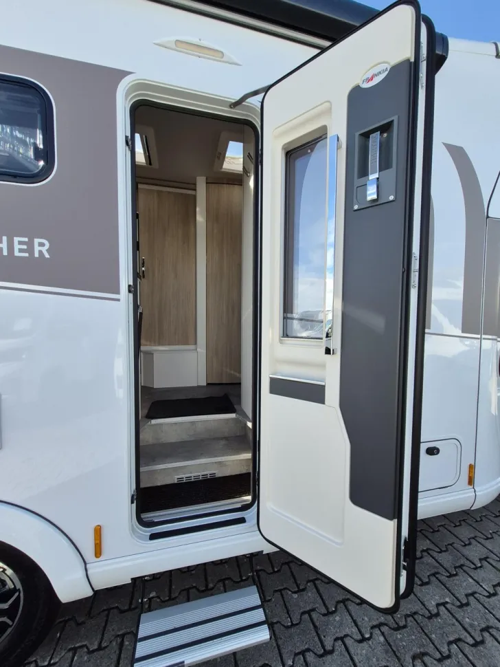 Fahrzeugbild Frankia F-Line A 680 PLUS EDITION TOGETHER #5