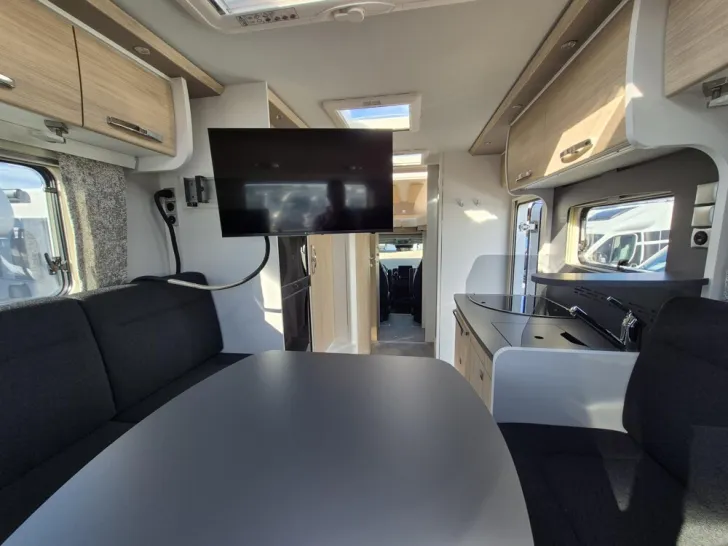 Fahrzeugbild Frankia F-Line A 680 PLUS EDITION TOGETHER #9