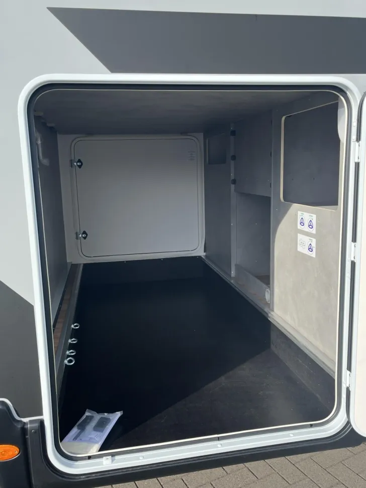 Fahrzeugbild Crosscamp EXPDN 7.4 E Peugeot #10