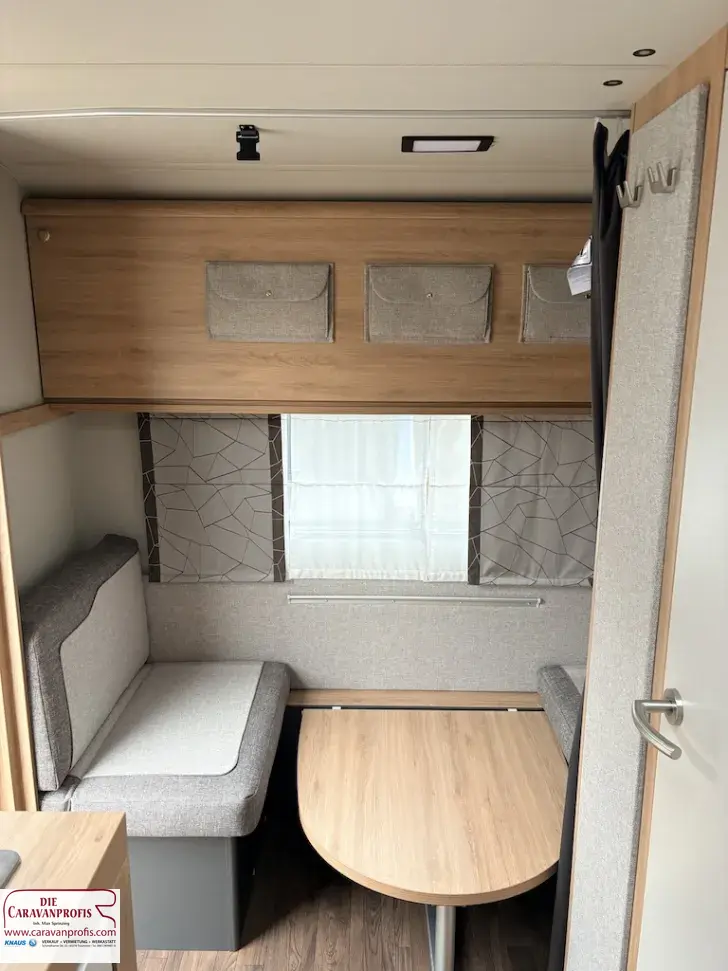Fahrzeugbild Knaus Sport 400 LK 2027 Festbett 1400kg #12
