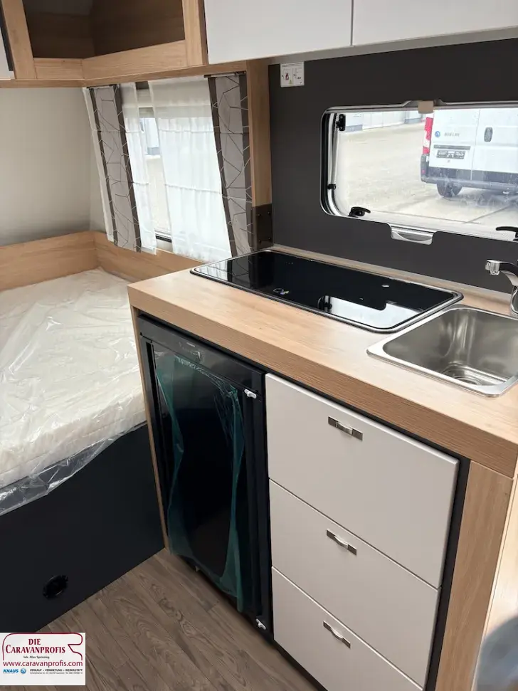 Fahrzeugbild Knaus Sport 400 LK 2027 Festbett 1400kg #13