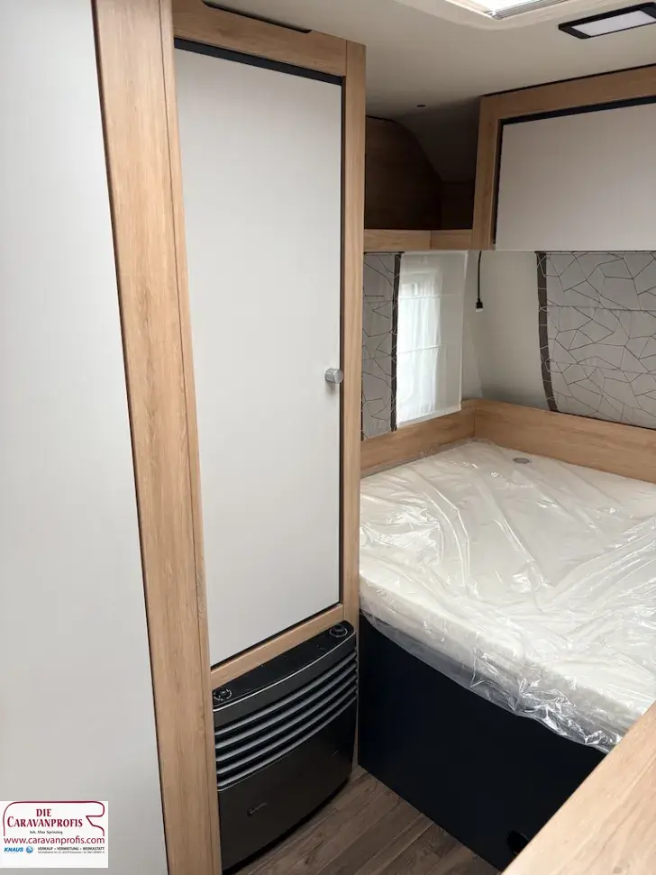 Fahrzeugbild Knaus Sport 400 LK 2027 Festbett 1400kg #17