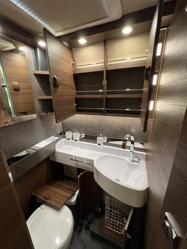 Fahrzeugbild chic c-line I 4.9 LE L Carthago Selection (354) #35