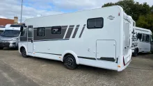Schräg Hinten Carado I 447 Maxi Chassi 180 PS / Automatik