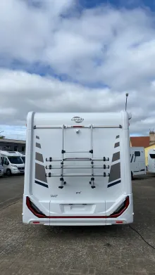 Frontal Hinten Carado I 447 Maxi Chassi 180 PS / Automatik