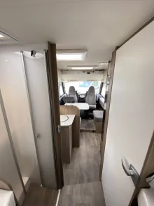 Sicht vorne-hinten Carado I 447 Maxi Chassi 180 PS / Automatik