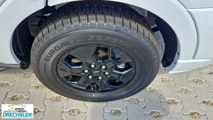 Fahrzeugbild Challenger 270 Graphite Edition #7