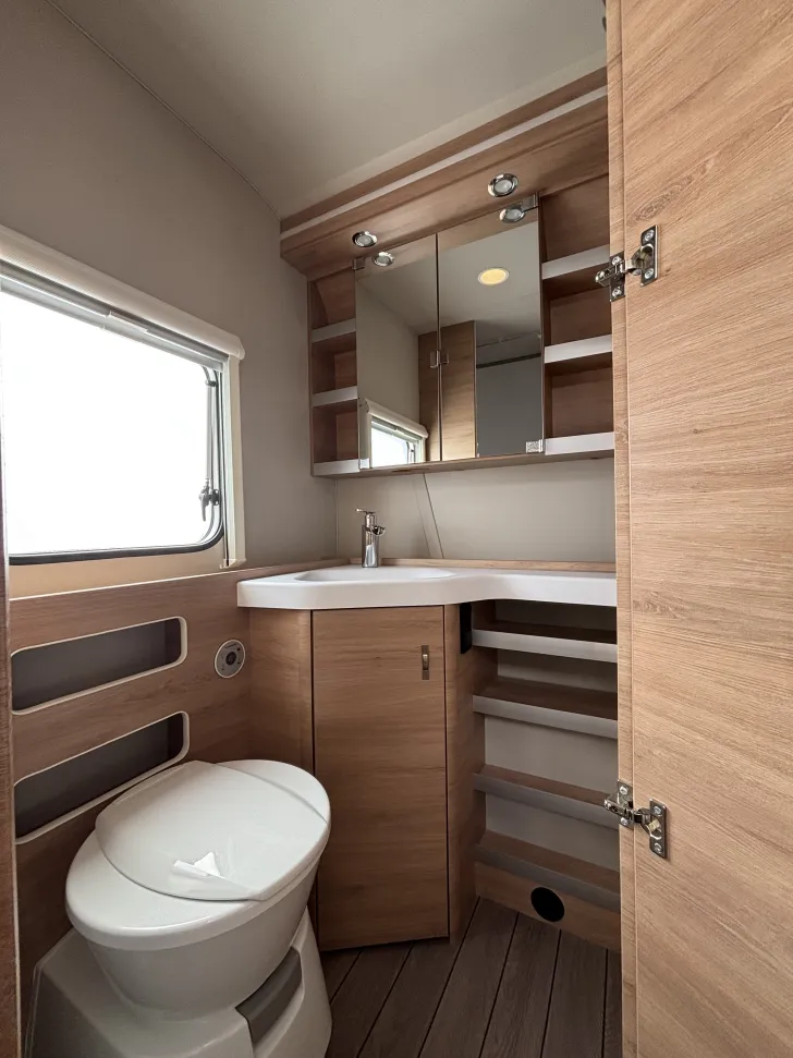Fahrzeugbild Knaus Südwind 580 QS 60 YEARS 2.000 kg zGG #17