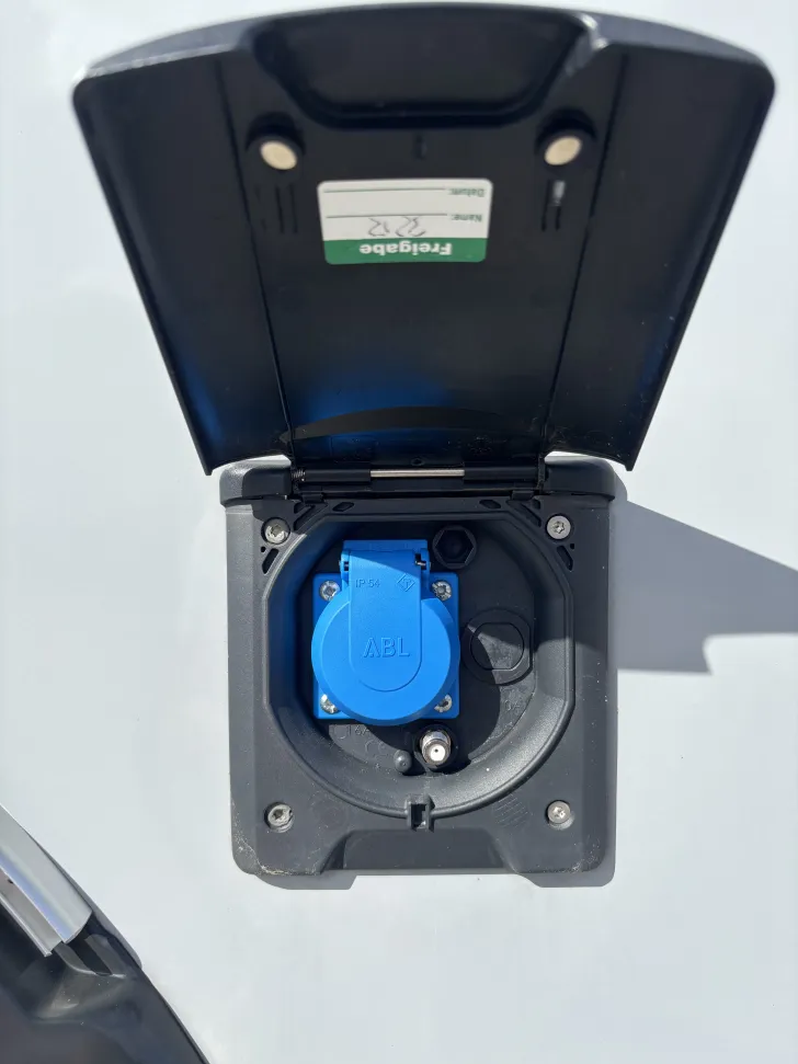 Fahrzeugbild Knaus Südwind 580 QS 60 YEARS 2.000 kg zGG #23