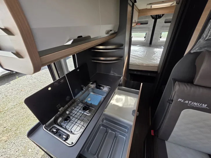 Fahrzeugbild Knaus BoxLife 600 MQ Platinum Selection Schwarz Metallic #15