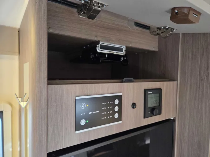 Fahrzeugbild Carado I 338 pro+ AT8G+Solar+Combi 6E+Optik Pak. #11