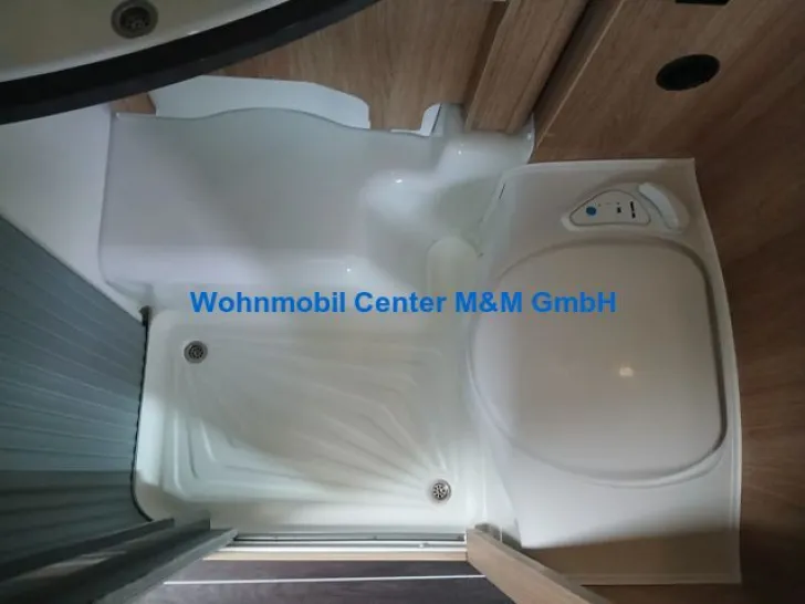 Fahrzeugbild Knaus Sky Wave 650 MEG 60 Years TV Sat Anlage Navi 60 #15