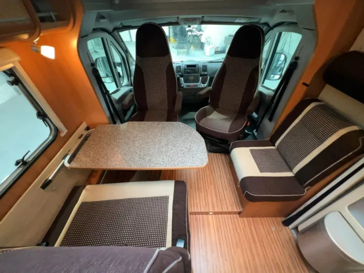 Fahrzeugbild Dethleffs Globebus T004/1.Hand/Einzelbetten/Garage/Klima #8