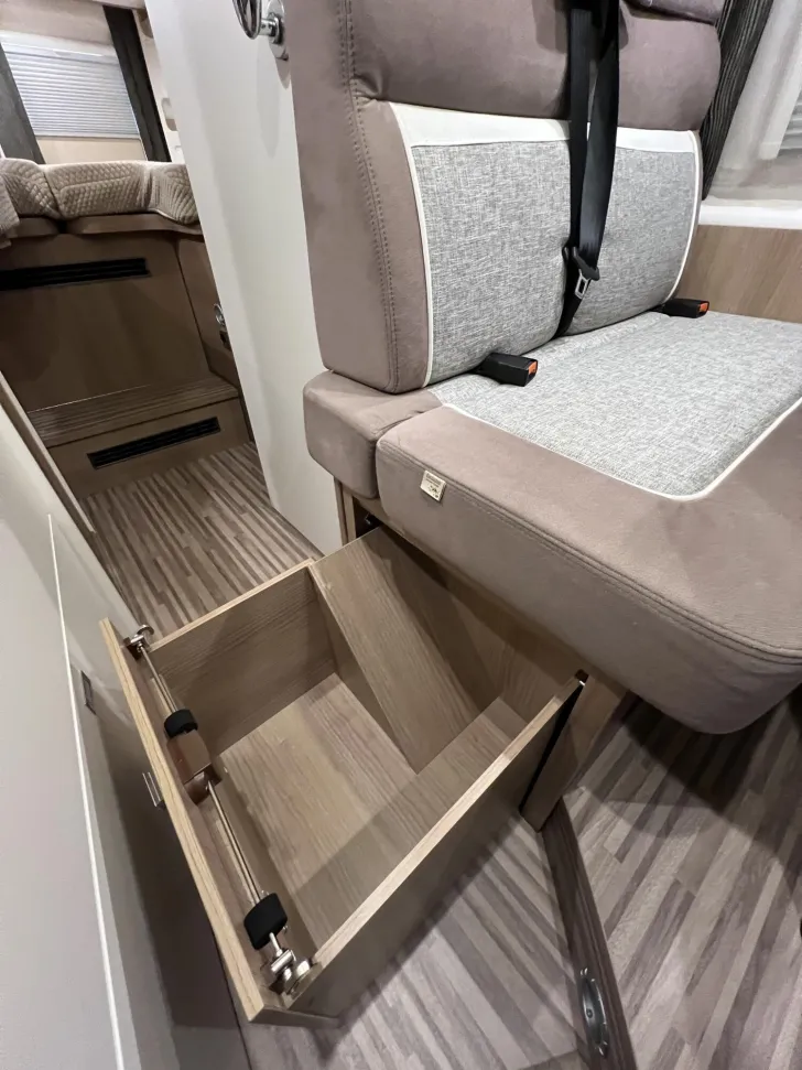 Fahrzeugbild Malibu Van charming 640 LE GT (551) #32