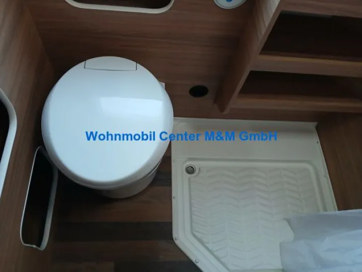 Fahrzeugbild Weinsberg CaraHome 650 DG Markise Navi Kamera #10