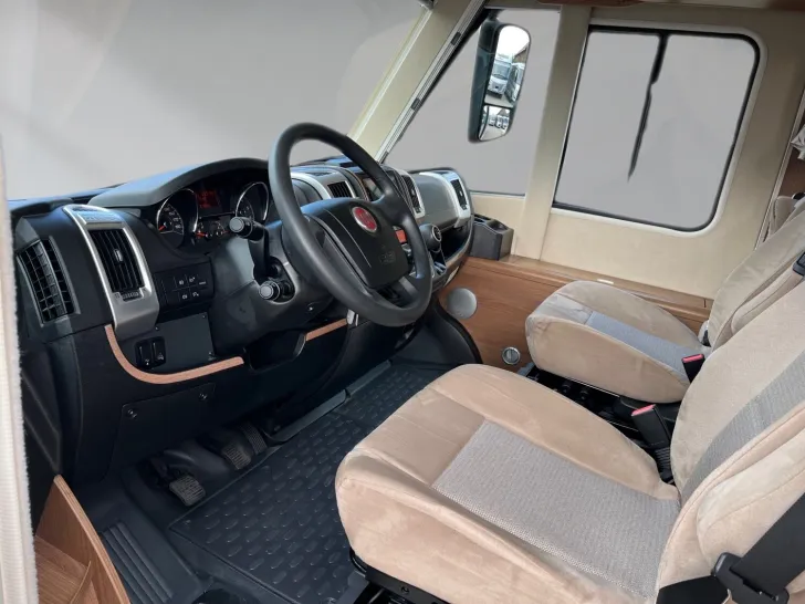 Fahrzeugbild Carthago c-tourer I 143 LE (560) #7