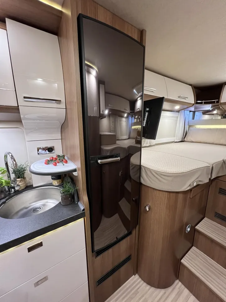 Fahrzeugbild Carthago c-tourer I 143 LE (560) #20