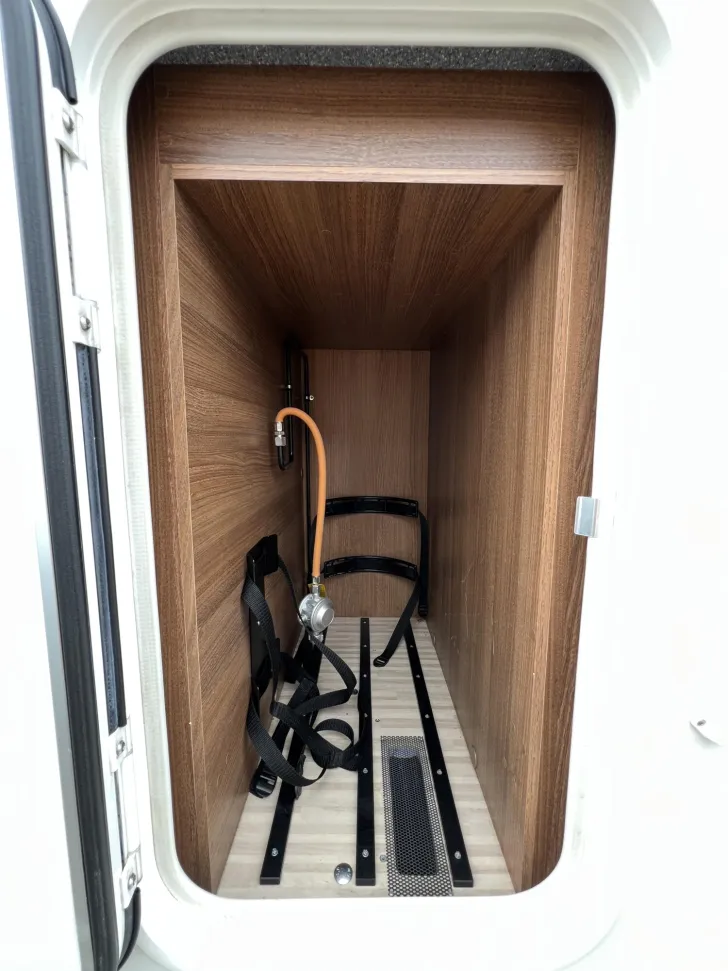 Fahrzeugbild Carthago c-tourer I 143 LE (560) #39