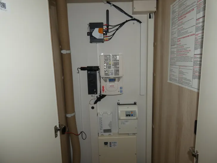 Fahrzeugbild Hobby De Luxe 495 UL IC-Line - Klima, Mover, LTE uvm. #12