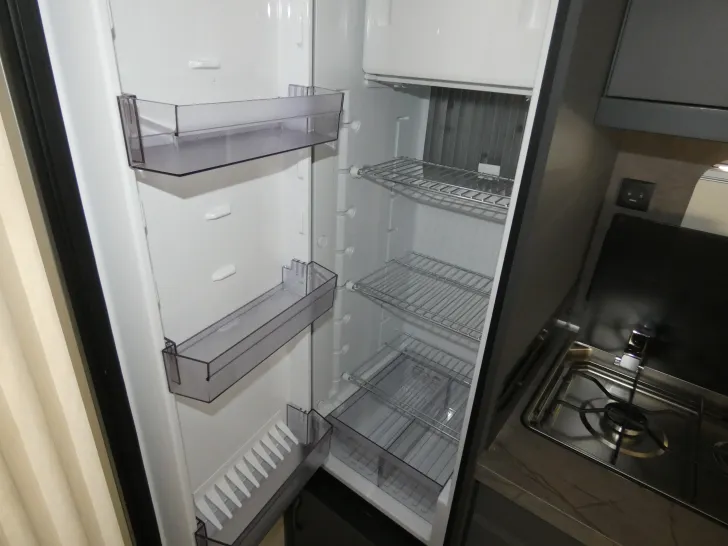 Fahrzeugbild Hobby De Luxe 495 UL IC-Line - Klima, Mover, LTE uvm. #15