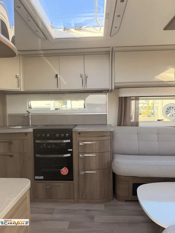 Fahrzeugbild Kabe Royal 630 GLE B8 Tandem Roadshowschnäppchen #5