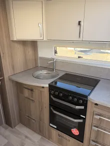 Fahrzeugbild Kabe Royal 630 GLE B8 Tandem Roadshowschnäppchen #7
